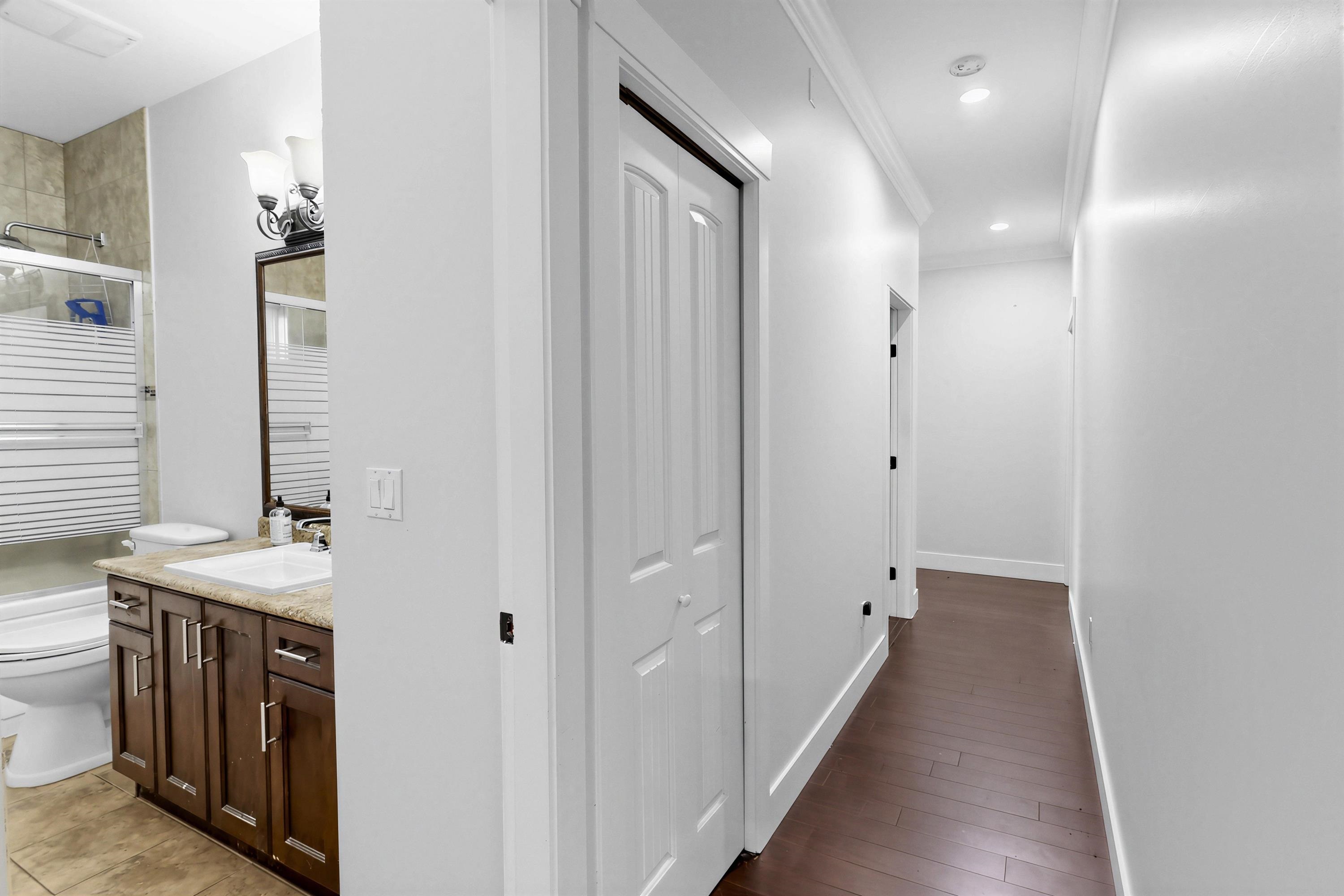 14906 92 AVENUE, SURREY 24