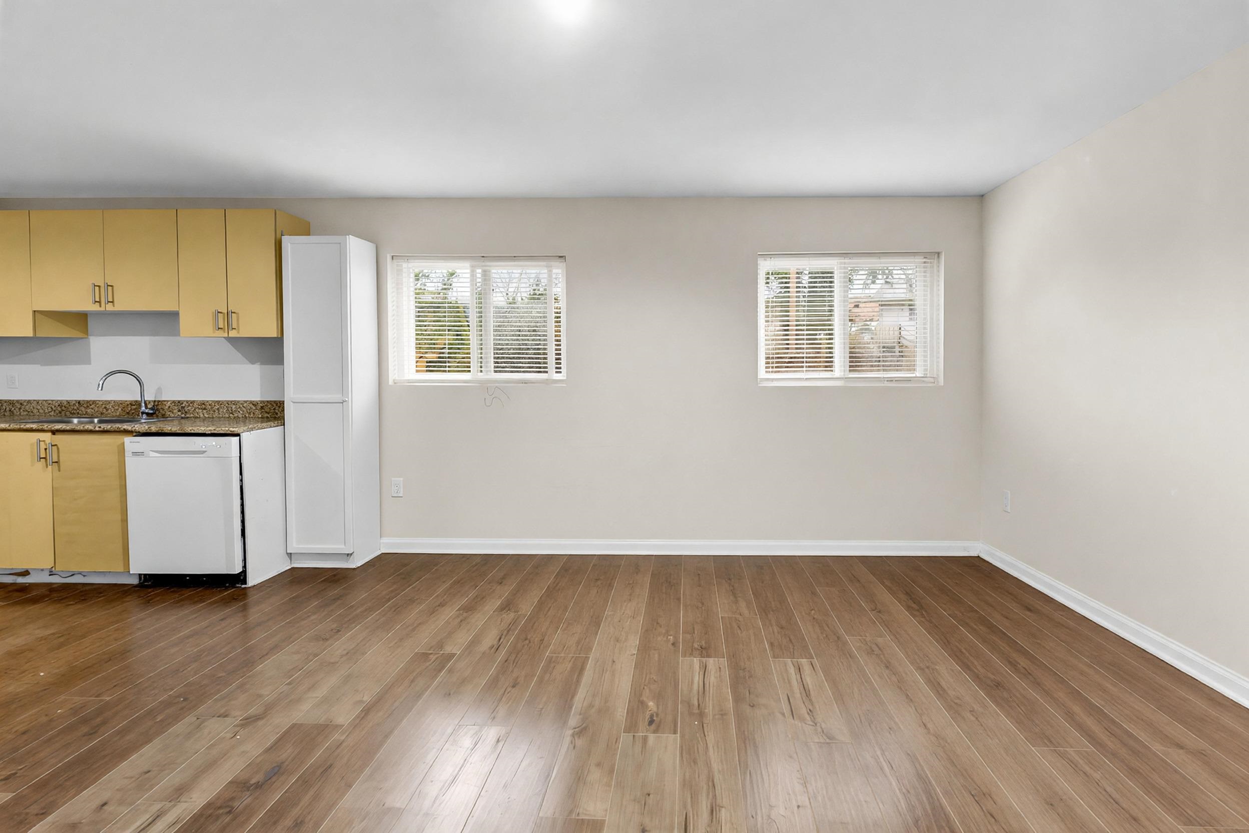14906 92 AVENUE, SURREY 33
