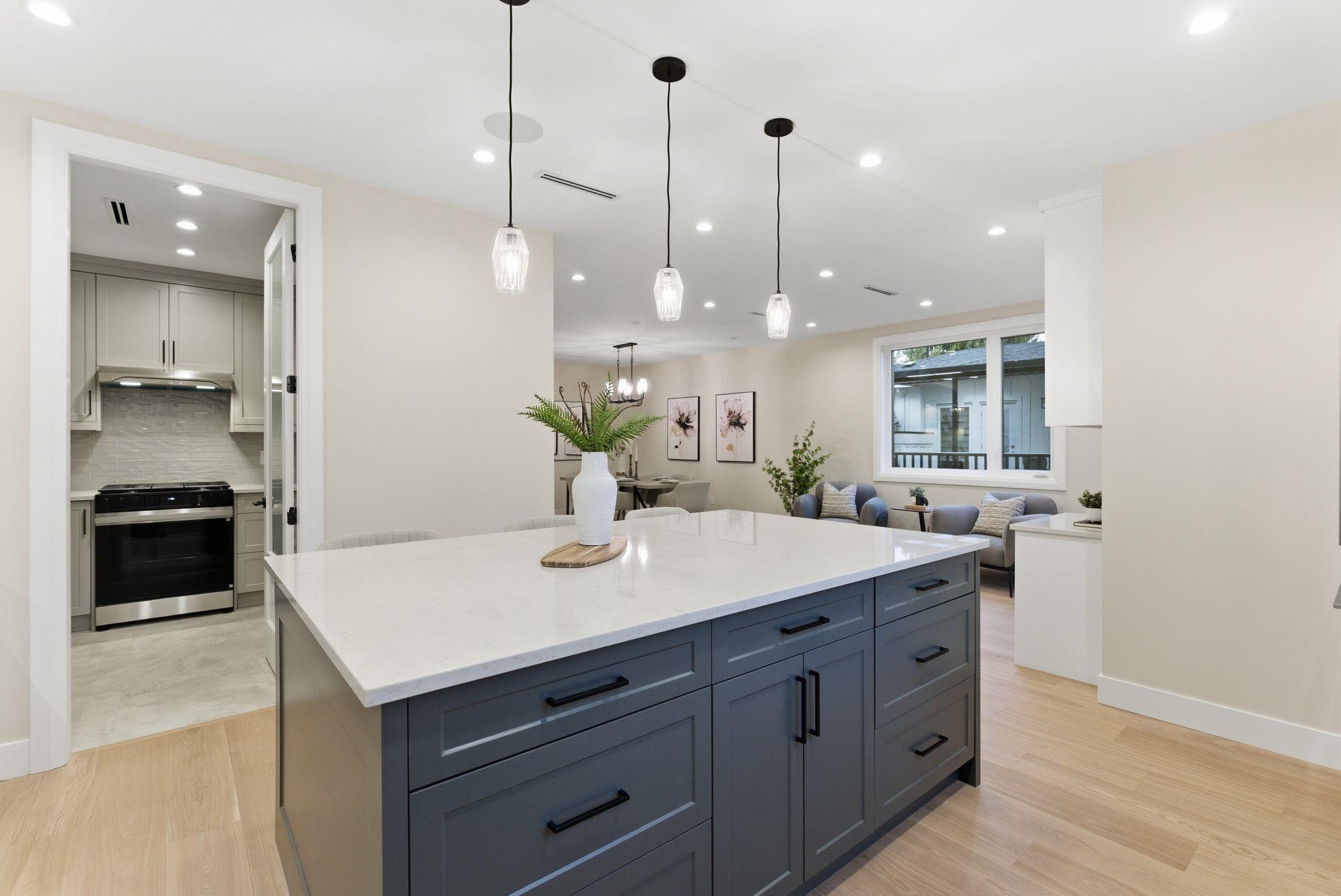 2 8408 17TH AVENUE 7